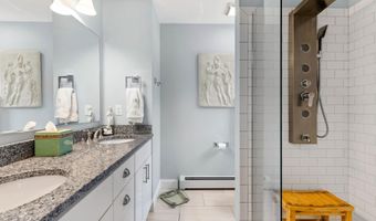 49 Hadlock Rd, Falmouth, ME 04105