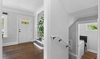 2050 Camelot Rd, Ann Arbor, MI 48104