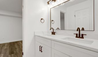 3307 WYNDHAM Cir 2157, Alexandria, VA 22302