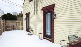 167 Coggeshall Ave A, Newport, RI 02840