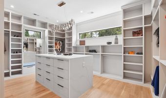 8302 ROBEY Ave, Annandale, VA 22003
