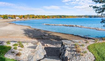 451 Appletree Point Rd, Burlington, VT 05408