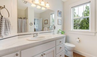 157 NW Black Hawk Ave, Bend, OR 97703