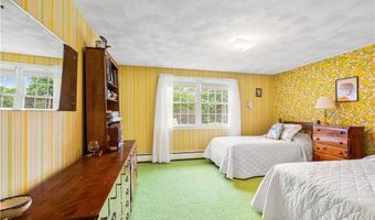 1 Edelweiss Ave, Lincoln, RI 02865