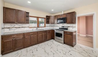 15 S GOVERNORS Ave, Dover, DE 19904
