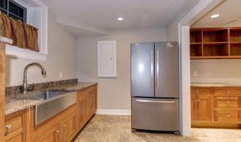4706 32ND St N, Arlington, VA 22207