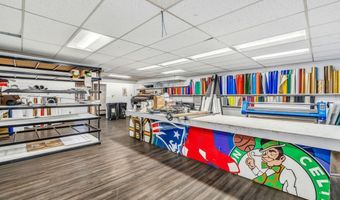 1567 Hammond St, Bangor, ME 04401