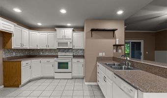 20 Westmorland Dr, Bella Vista, AR 72714