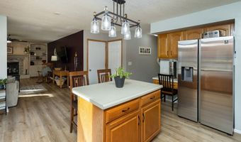 305 NE Mandy Ln, Ankeny, IA 50021