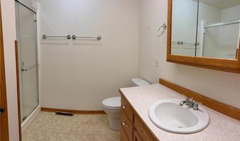 2733 Campus Ln, Albert Lea, MN 56007