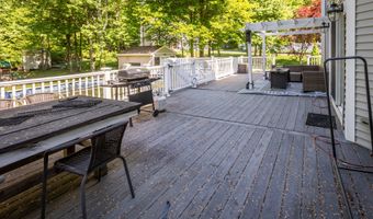 2 Quail Hollow Ct, Beacon Falls, CT 06403