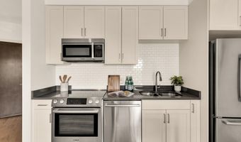 2550 17TH St NW 317, Washington, DC 20009