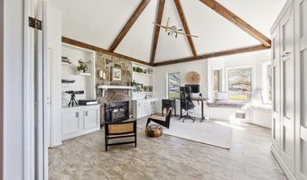 431 McGregor Pt, Alburgh, VT 05440