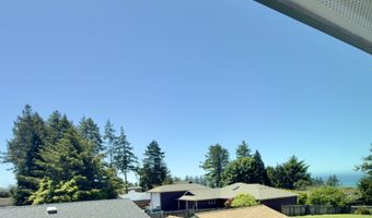 745 2ND St 8, Brookings, OR 97415