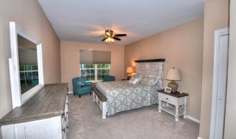 4 Symphony Ave, Bayville, NJ 08721