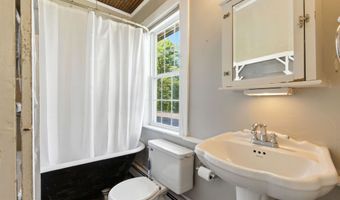 206 Lewis Hill Rd, Bethlehem, NH 03574