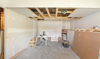 34 Pequot Ave, Warwick, RI 02889