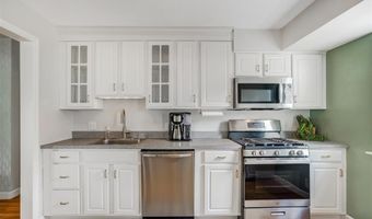 7658 General Meade Ln, Affton, MO 63123
