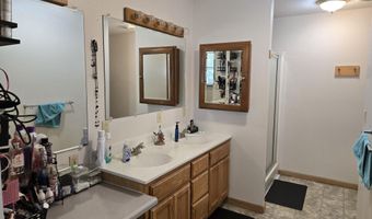 651 W Pearl St, Aurora, MO 65605