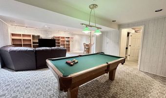 225 Emerald Meadows Dr, Arnolds Park, IA 51331