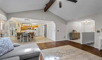 126 Asilomar Ct, Ballwin, MO 63021