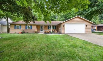 1135 Royal Dr, Amherst, OH 44001