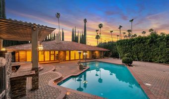 4446 Hayvenhurst Ave, Encino, CA 91436