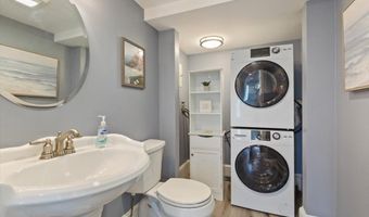 87 Friend St A, Amesbury, MA 01913