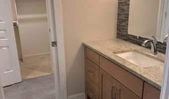 806 Woodridge Ct, Avon, IN 46123