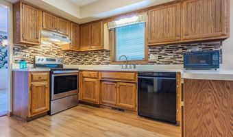 914 S Duesenberg Dr, Auburn, IN 46706