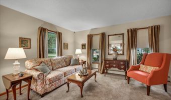 2 Sachem Dr, Cromwell, CT 06416