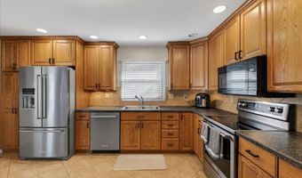 1331 Parkview Valley Dr, Ballwin, MO 63011