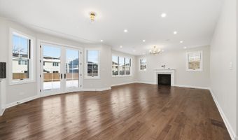 926 E Crest Ave, Addison, IL 60101