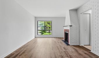 8604 VILLAGE Way 04/8604F, Alexandria, VA 22309