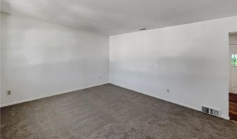 926 38th Ave, Anoka, MN 55303