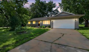 916 Whitney Dr, Apple Valley, MN 55124