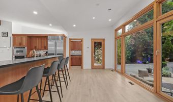 6921 AYR Ln, Bethesda, MD 20817