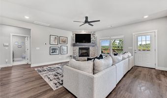 28 Copinsay Dr, Bella Vista, AR 72715