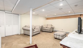 32 Country Way, Bethel, CT 06801