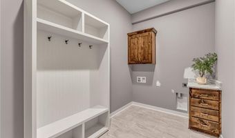 1006 Bluestem Cir, Baldwin City, KS 66006