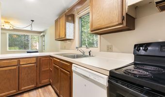 9 Evergreen Ln, Brattleboro, VT 05301