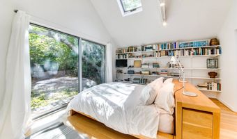 54 Gardiner Dr, Amagansett, NY 11930