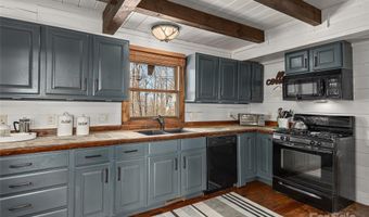 25 Crestwood Dr, Arden, NC 28704