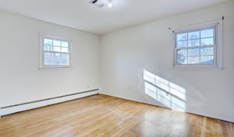 12 Van Gogh Ln, Airmont, NY 10901