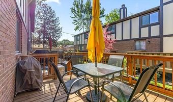 19 Parkplace N, Allen Park, MI 48101