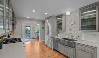 12 Half Mile Rd, Barrington, RI 02806