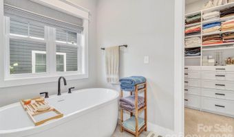 136 Ellis Ln, Arden, NC 28704