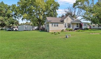 911 E 5th St, Altamont, KS 67330