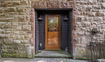 78 Coggeshall Ave 3, Newport, RI 02840