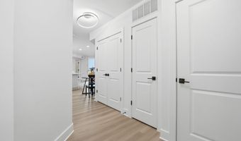 701 N HENRY St 210, Alexandria, VA 22314